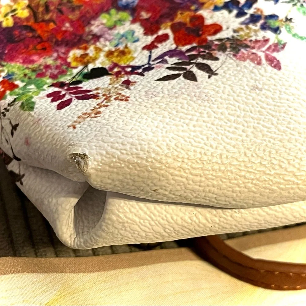 Elliott Lucca Cream Floral Clutch/Crossbody 2 for $22 - Picture 12 of 16